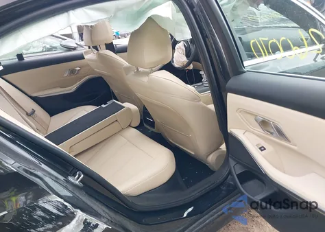 2021 BMW 330I xDrive z USA, uszkodzony, nr VIN 3MW5R7J00M8B79538